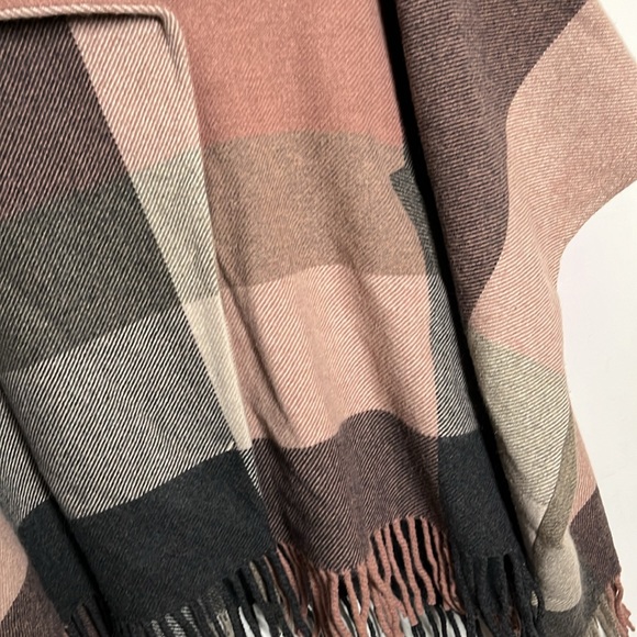 Etro Milano Wool Poncho - Picture 9 of 15